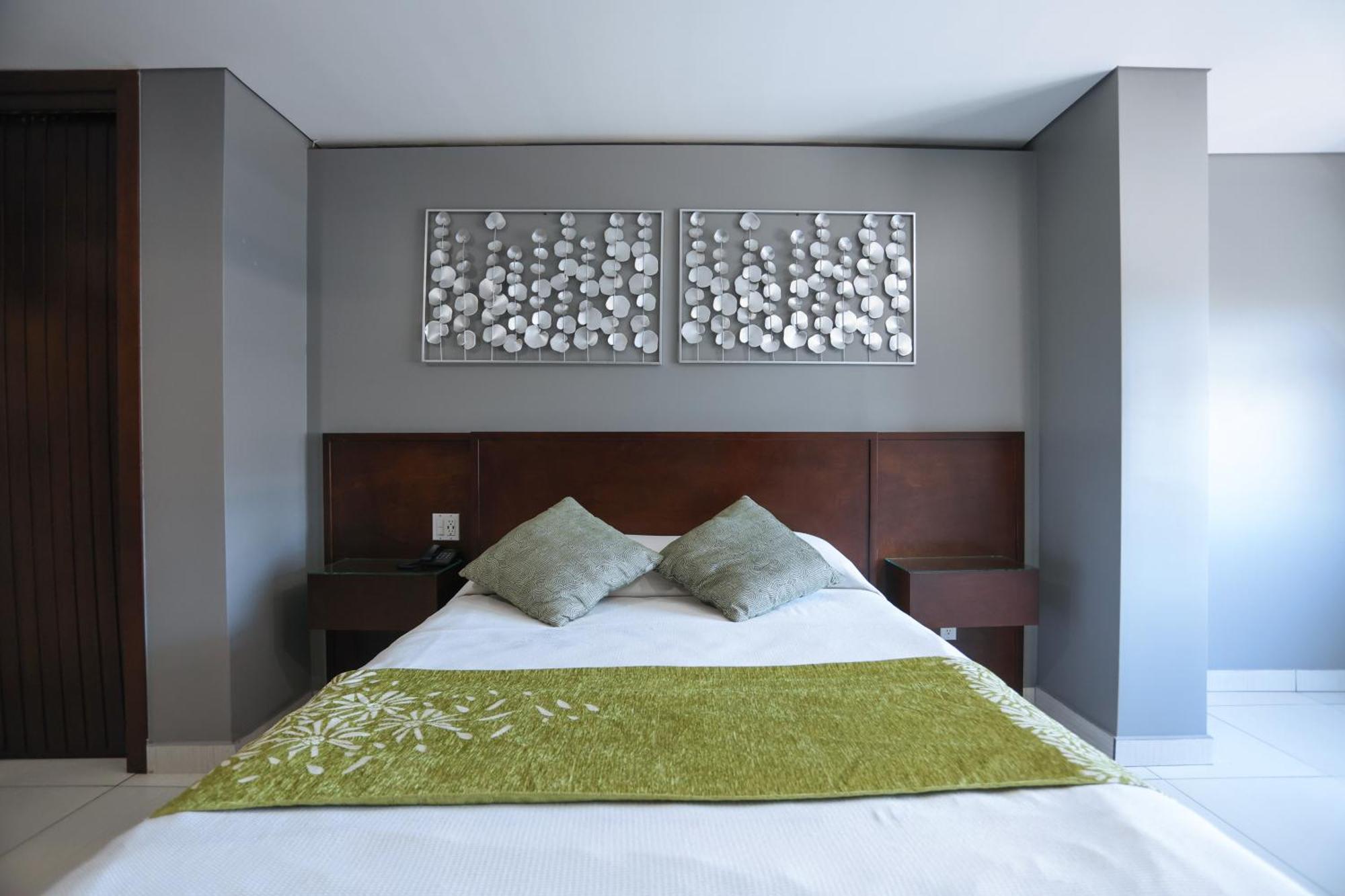 Hotel Aqua Rio Тихуана Екстериор снимка
