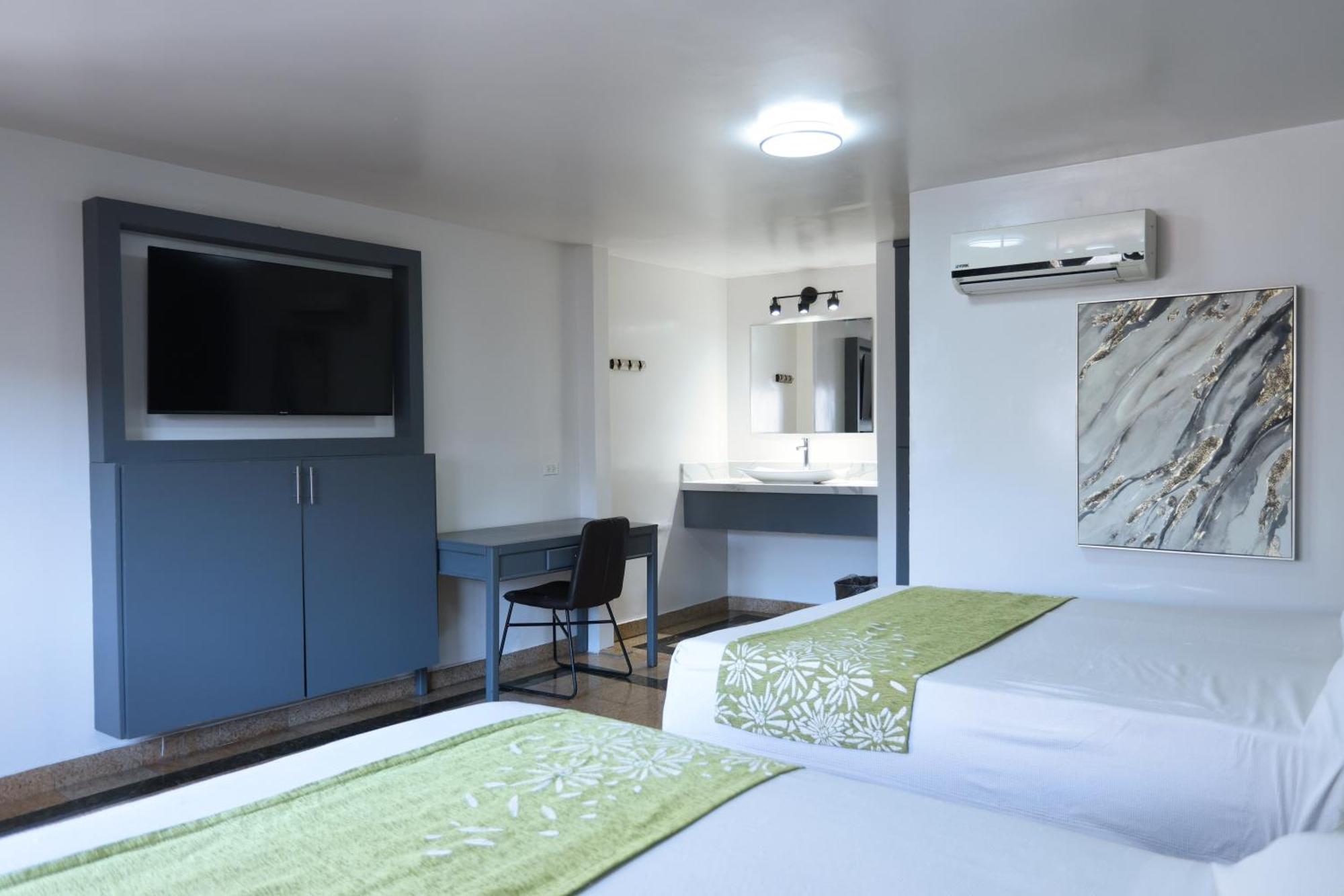 Hotel Aqua Rio Тихуана Екстериор снимка